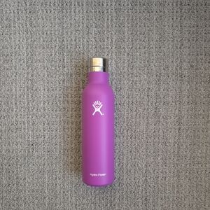 Hydro Flask 25oz Water Bottle w/Stainless Steel Cap, Raspberry